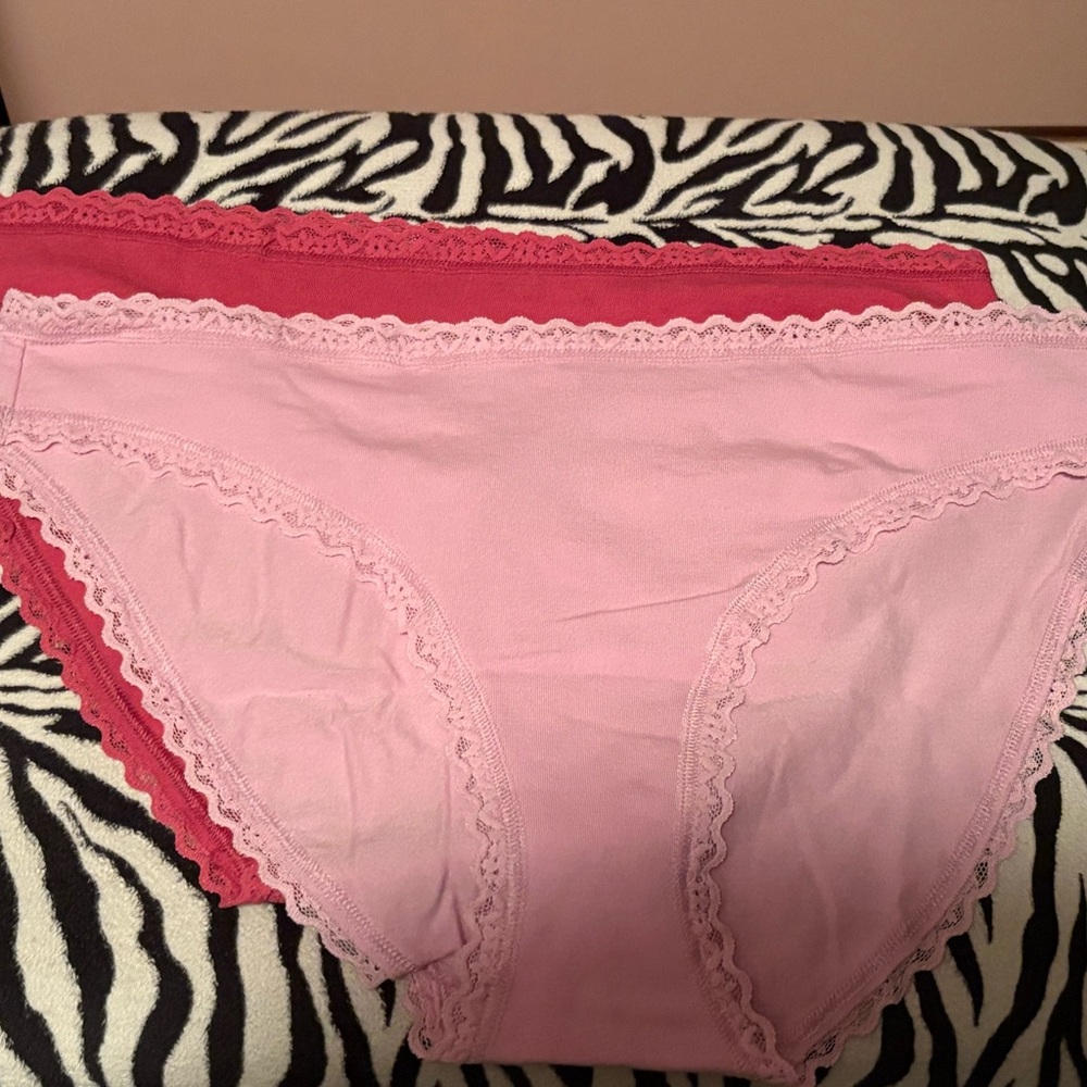 Victoria’s Secret Lace Trimmed Pink Bikini Panty Set Size L